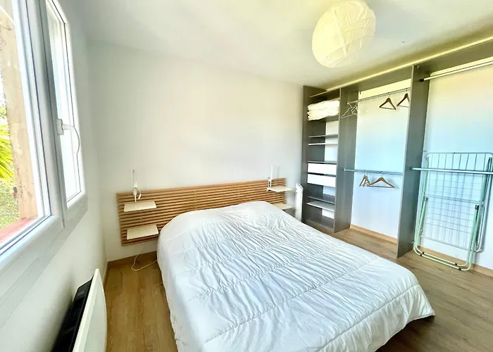 F5 A Avec Jardin, Climatisation Et Parking - Fr-1-309-296 *