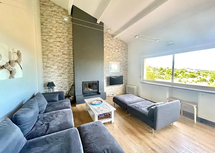 Villa F5 A Avec Jardin, Climatisation Et Parking - Fr-1-309-296